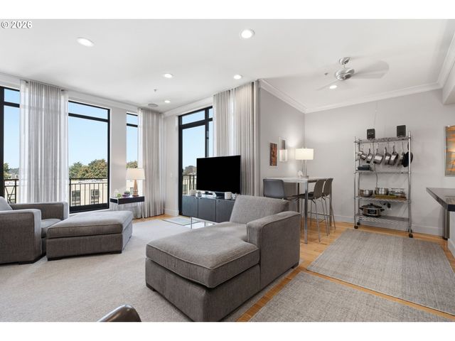 1930 Nw IRVING St 603, Portland, OR 97209