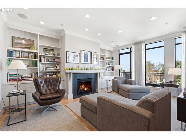 1930 Nw IRVING St 603, Portland, OR 97209