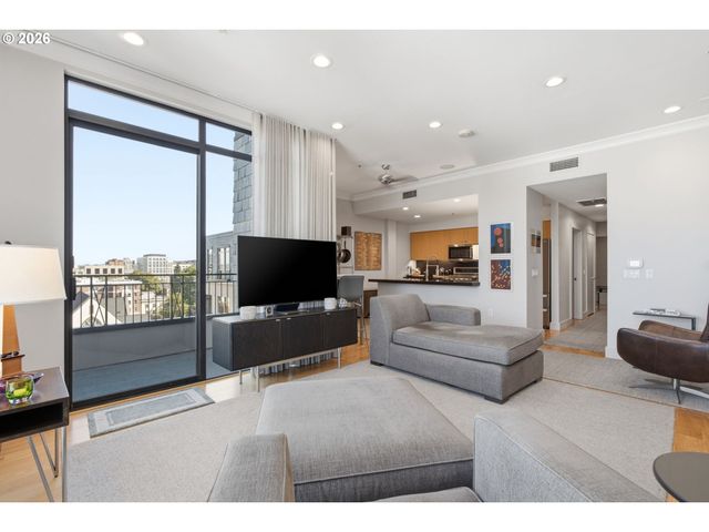 1930 Nw IRVING St 603, Portland, OR 97209