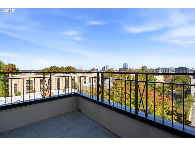 1930 Nw IRVING St 603, Portland, OR 97209