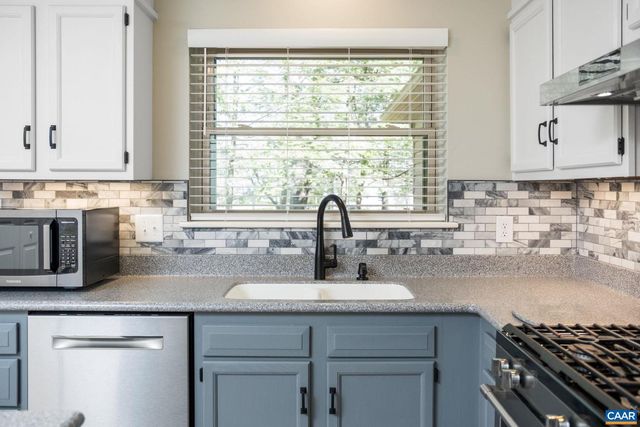 240 HOMESTEAD LN, Charlottesville, VA 22902