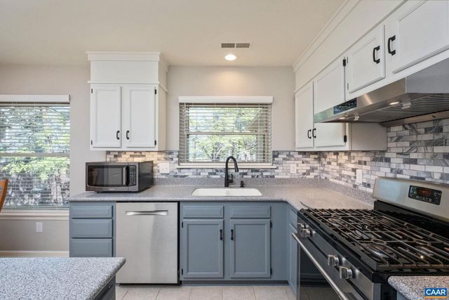 240 HOMESTEAD LN, Charlottesville, VA 22902