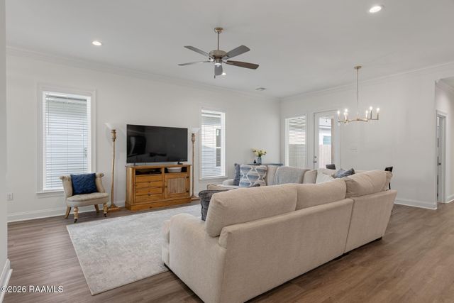 309 Berchman Oaks Drive, Lafayette, LA 70506