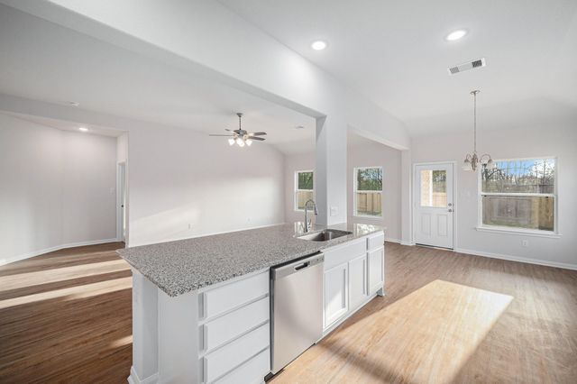 12408 Hackberry Dr, Willis, TX 77318