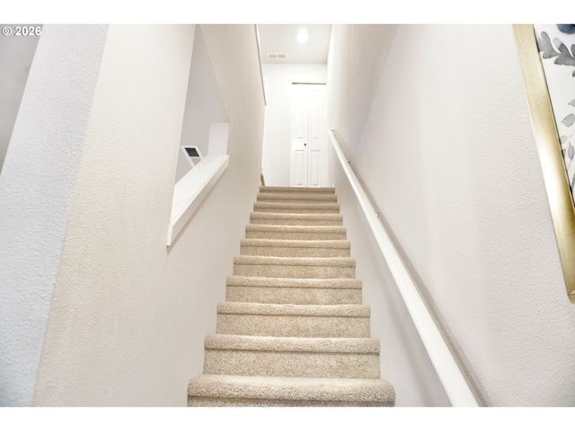 15942 Nw HOSMER Ln, Portland, OR 97229
