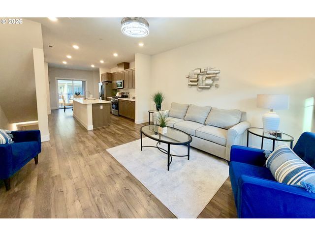 15942 Nw HOSMER Ln, Portland, OR 97229