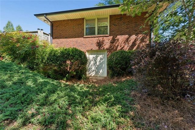 668 Debra Drive, Marietta, GA 30066