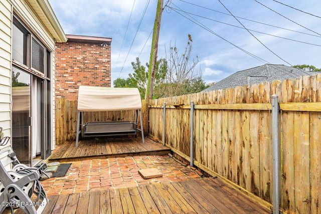 133 Castle Row A, Lafayette, LA 70506