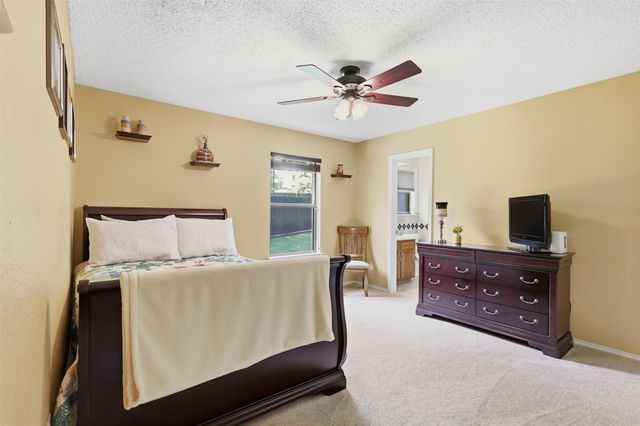 1902 Red Cypress Court, Arlington, TX 76012