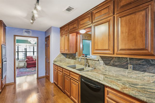 1902 Red Cypress Court, Arlington, TX 76012
