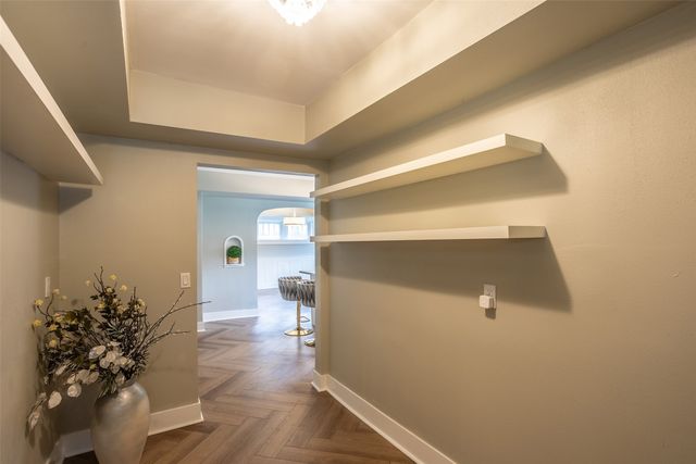 4000 University Avenue 7, Des Moines, IA 50311