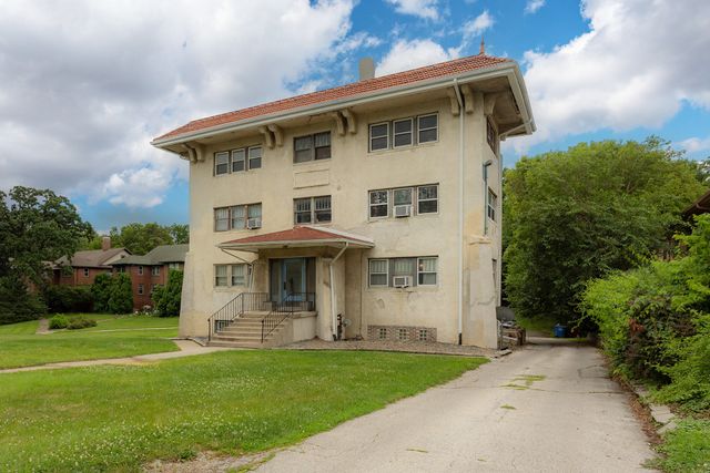 4000 University Avenue 7, Des Moines, IA 50311