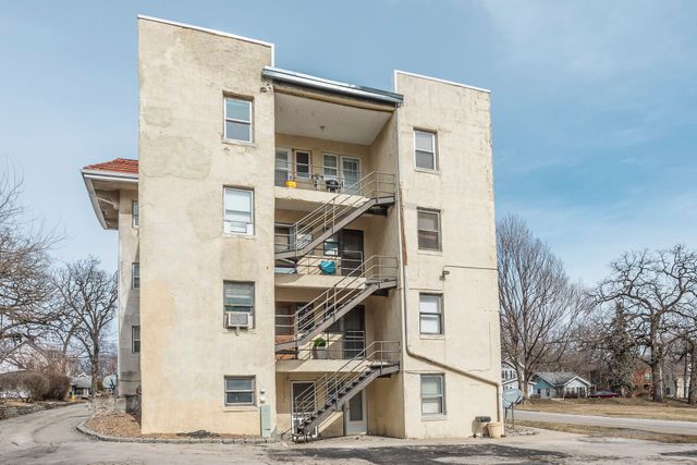 4000 University Avenue 7, Des Moines, IA 50311