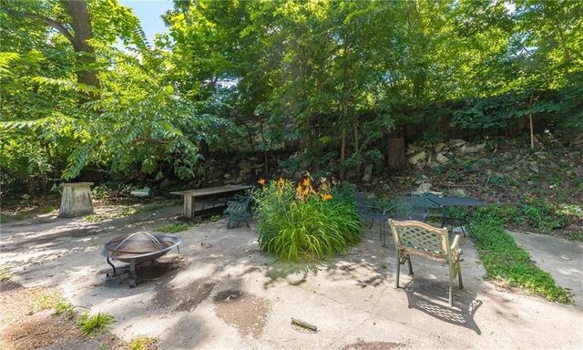 4000 University Avenue 7, Des Moines, IA 50311