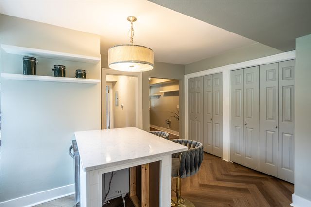 4000 University Avenue 7, Des Moines, IA 50311