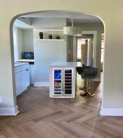 4000 University Avenue 7, Des Moines, IA 50311