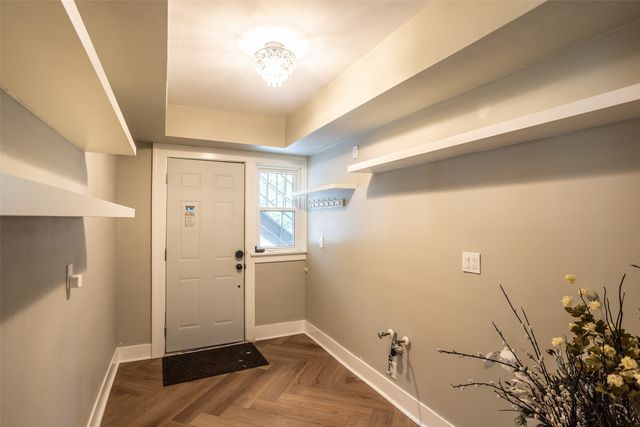 4000 University Avenue 7, Des Moines, IA 50311