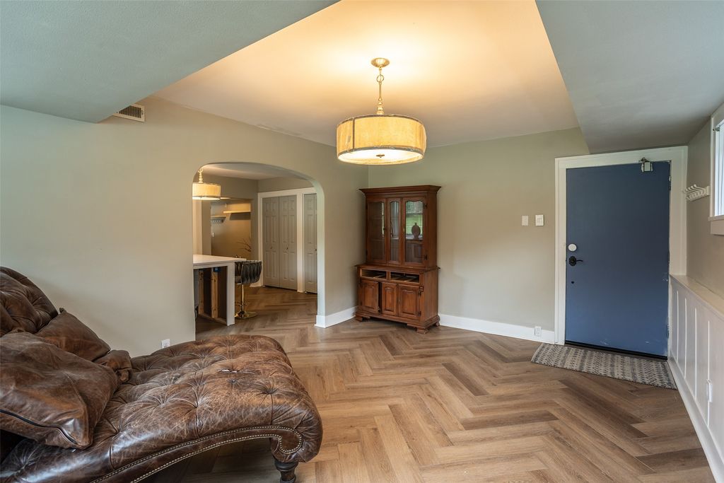 4000 University Avenue 7, Des Moines, IA 50311