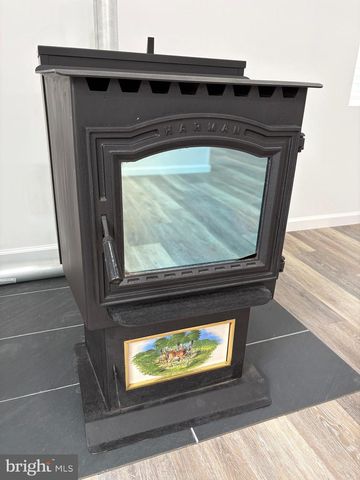 25 SCENIC DR, Milroy, PA 17063