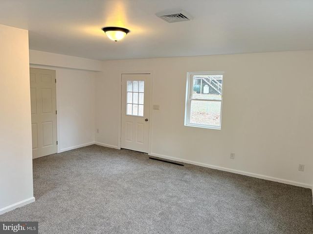 25 SCENIC DR, Milroy, PA 17063