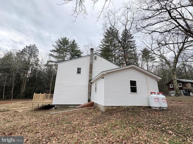 25 SCENIC DR, Milroy, PA 17063