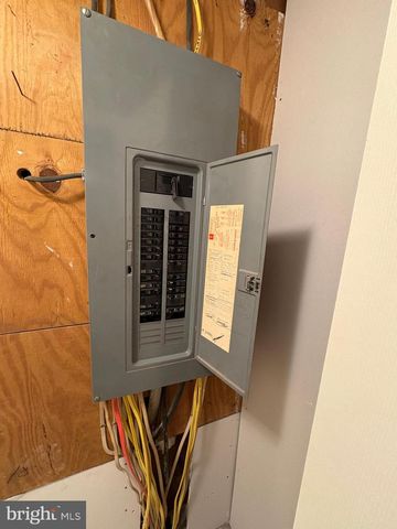 25 SCENIC DR, Milroy, PA 17063