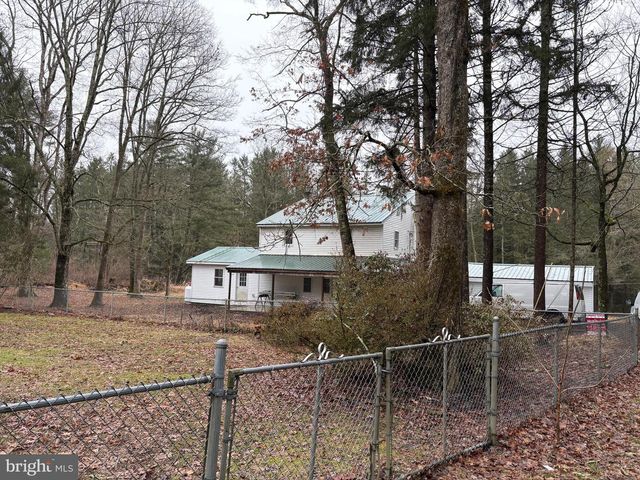 25 SCENIC DR, Milroy, PA 17063