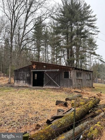 25 SCENIC DR, Milroy, PA 17063