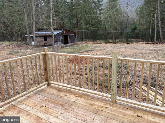 25 SCENIC DR, Milroy, PA 17063