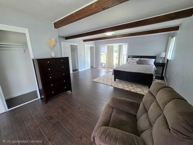 2301 Greenbriar Lane, Lindenhurst, IL 60046