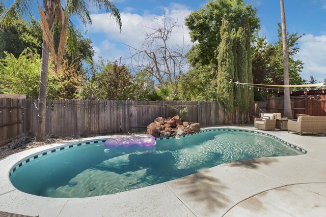 7039 5th Ave, Rio Linda, CA 95673