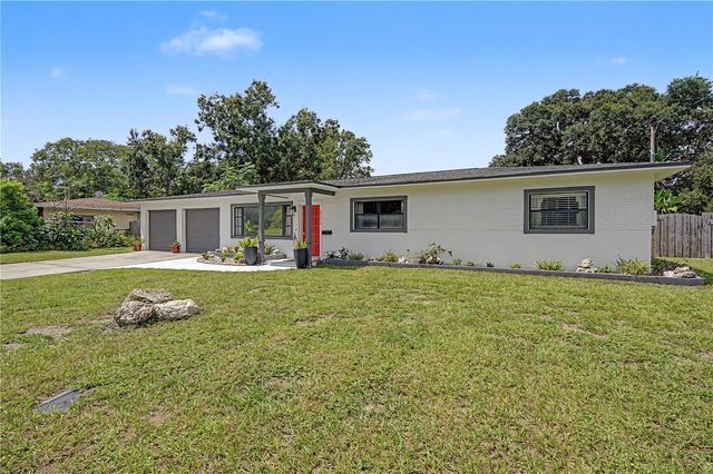 10246 N VALLE DRIVE, Tampa, FL 33612