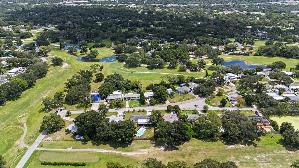 Image 42 of property listing at 10246 N VALLE DRIVE, Tampa, FL 33612