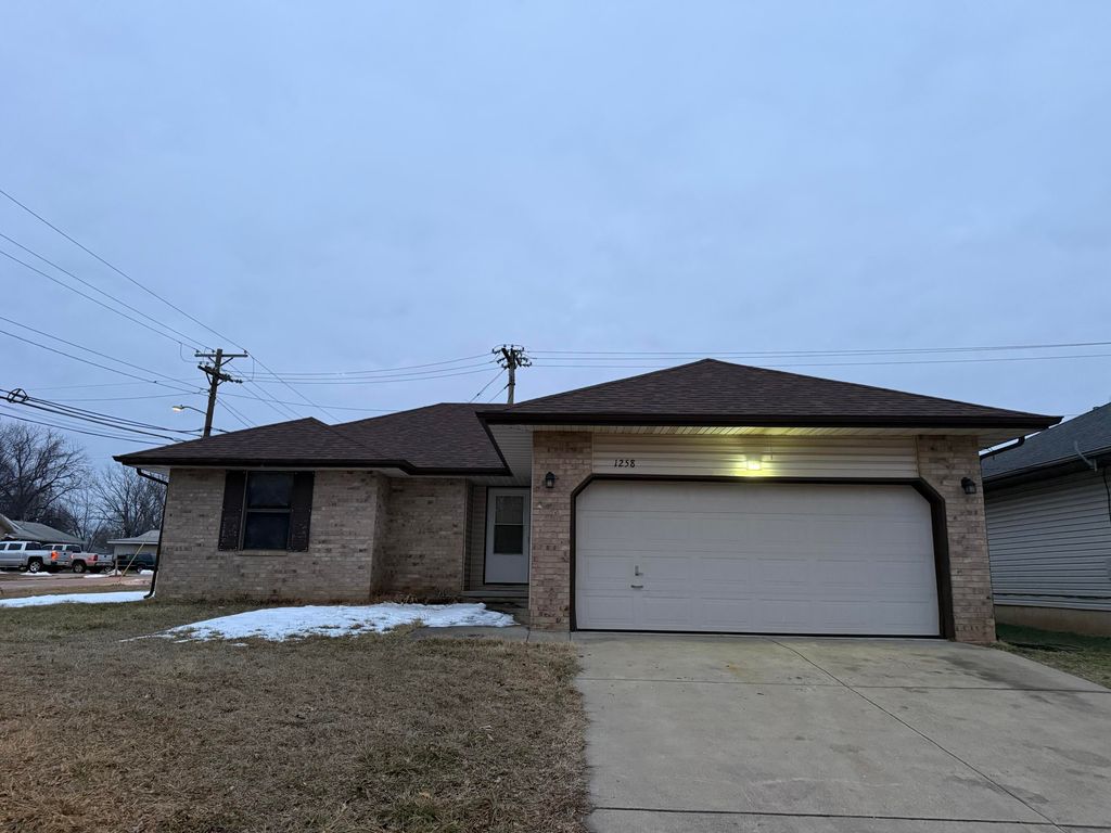 1258 N Colgate Avenue, Springfield, MO 65802