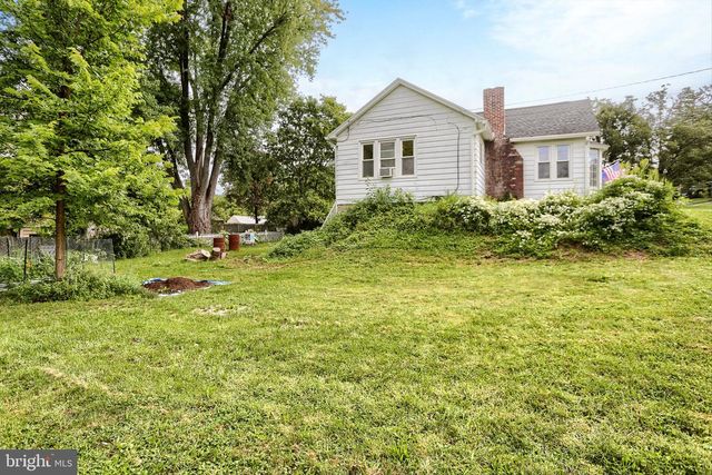 3830 CLOVERFIELD RD, Harrisburg, PA 17109