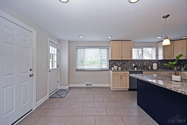 10178 Zig Zag Road, Blue Ash, OH 45242