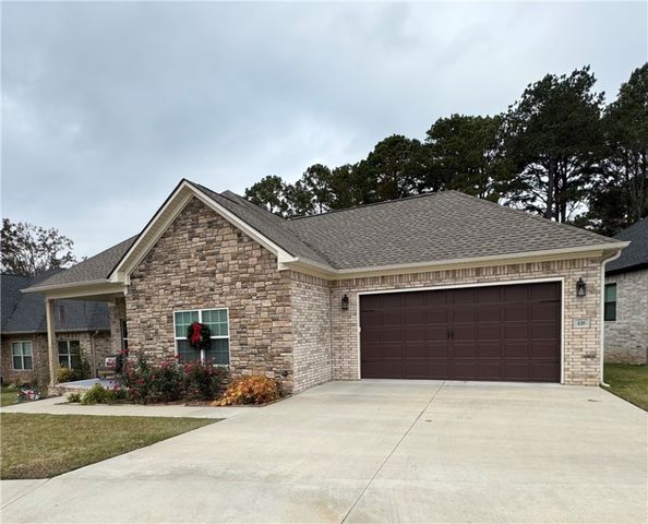 135 Harbor Circle, Russellville, AR 72802