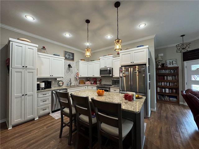 135 Harbor Circle, Russellville, AR 72802