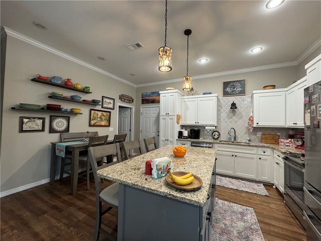 135 Harbor Circle, Russellville, AR 72802