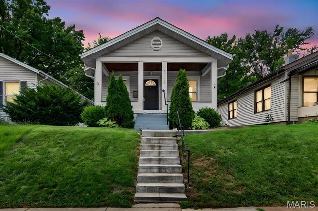6710 Mitchell Avenue, St Louis, MO 63139