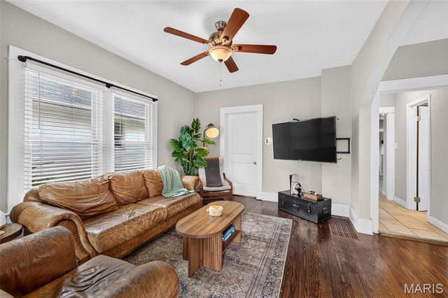 6710 Mitchell Avenue, St Louis, MO 63139