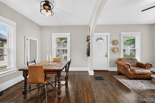 6710 Mitchell Avenue, St Louis, MO 63139