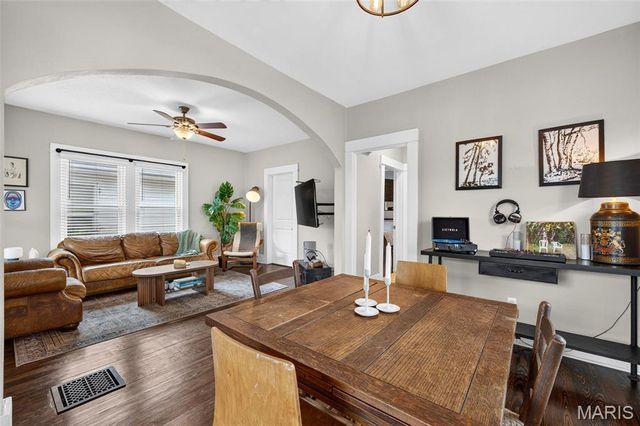 6710 Mitchell Avenue, St Louis, MO 63139