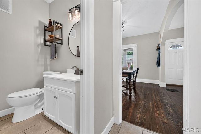 6710 Mitchell Avenue, St Louis, MO 63139