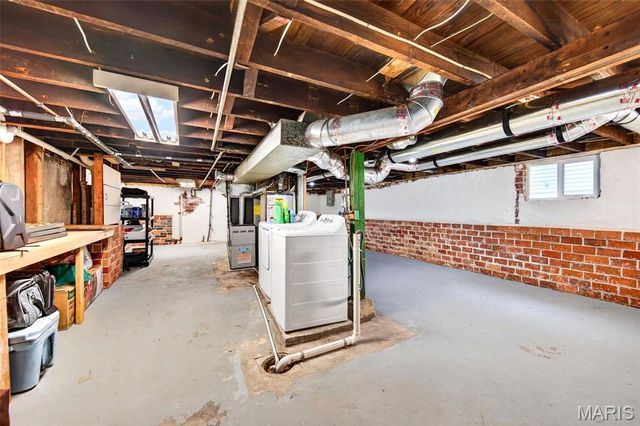 6710 Mitchell Avenue, St Louis, MO 63139