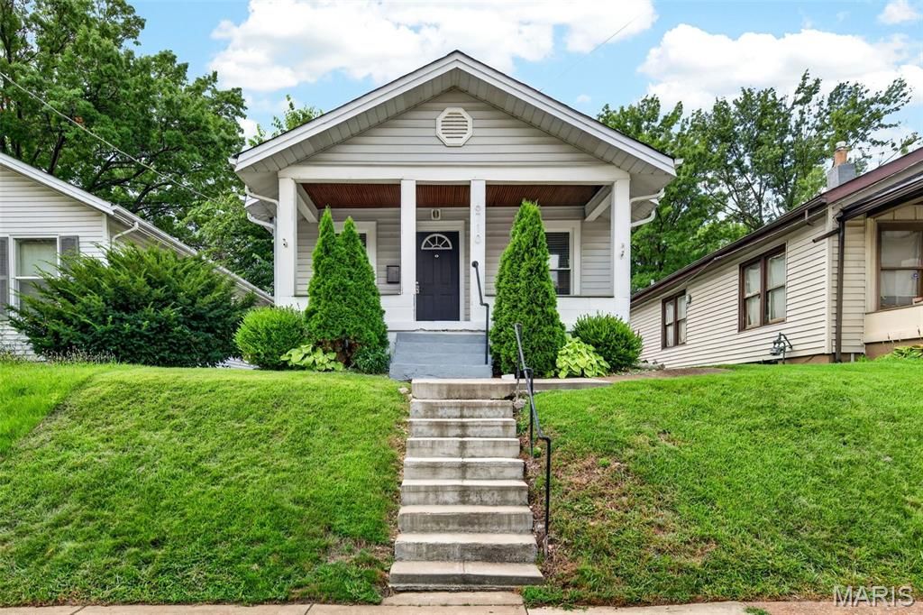 6710 Mitchell Avenue, St Louis, MO 63139