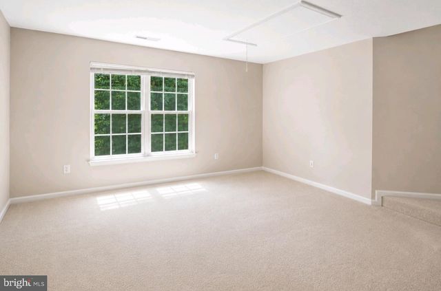 17602 DEWEYS RUN LN, Dumfries, VA 22026