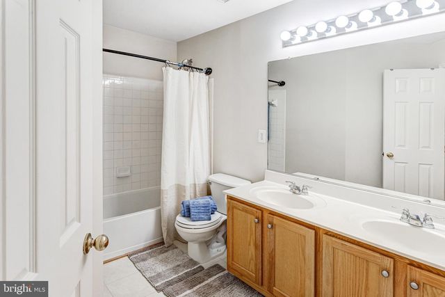 17602 DEWEYS RUN LN, Dumfries, VA 22026