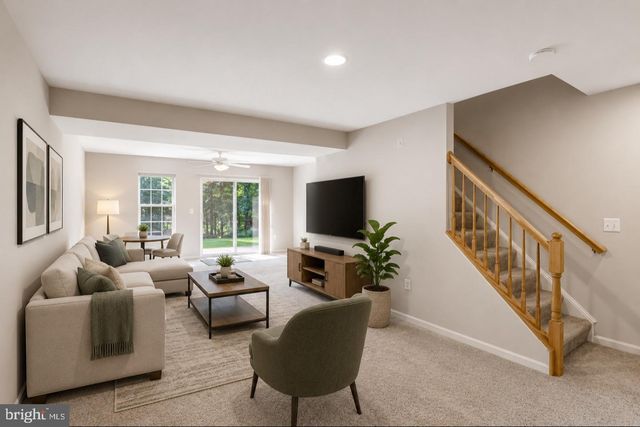 17602 DEWEYS RUN LN, Dumfries, VA 22026