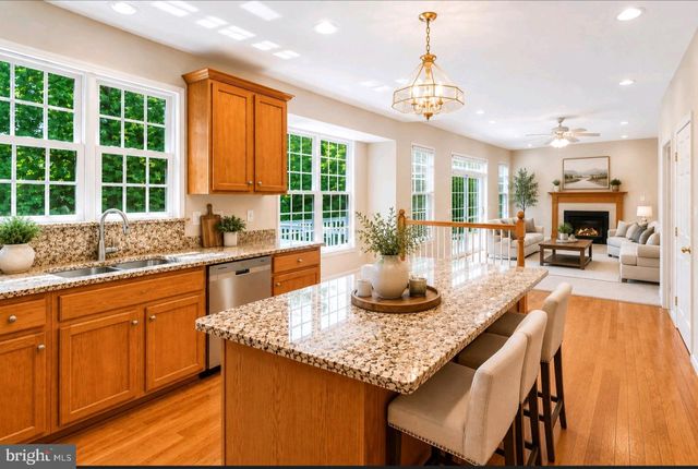 17602 DEWEYS RUN LN, Dumfries, VA 22026